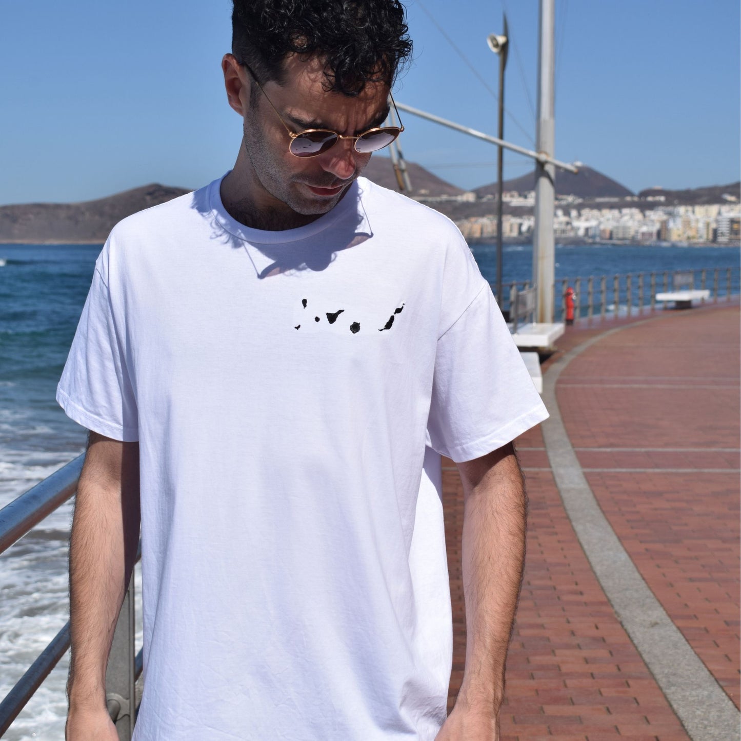 Islas Canarias Camiseta Bordada (Blanca)