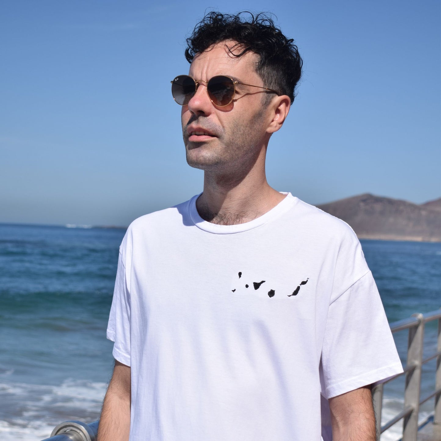 Islas Canarias Camiseta Bordada (Blanca)