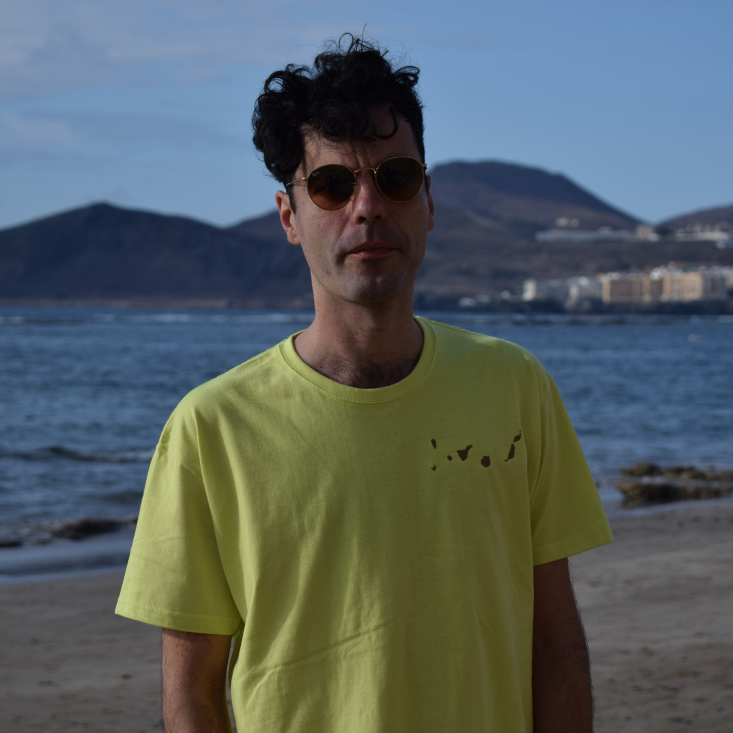 Islas Canarias Camiseta Bordada (Pistacho)
