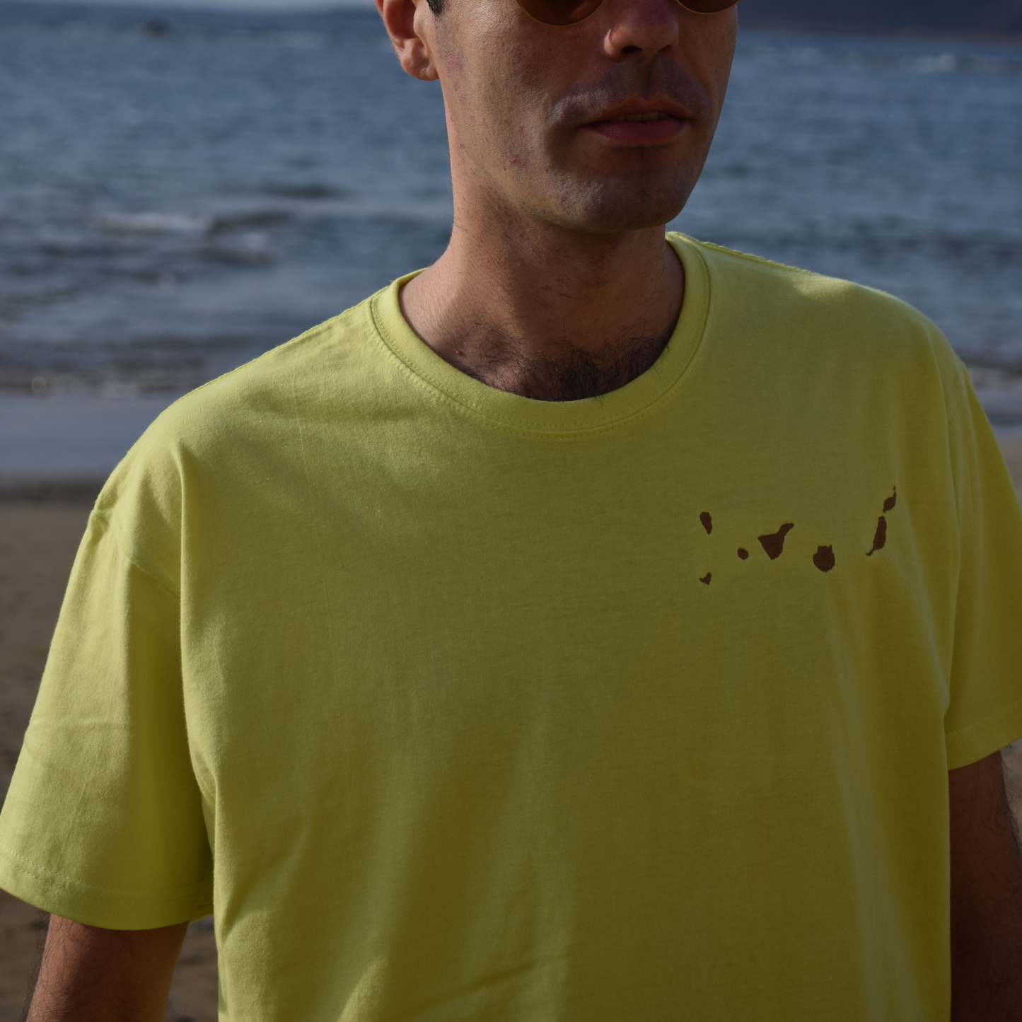 Islas Canarias Camiseta Bordada (Pistacho)